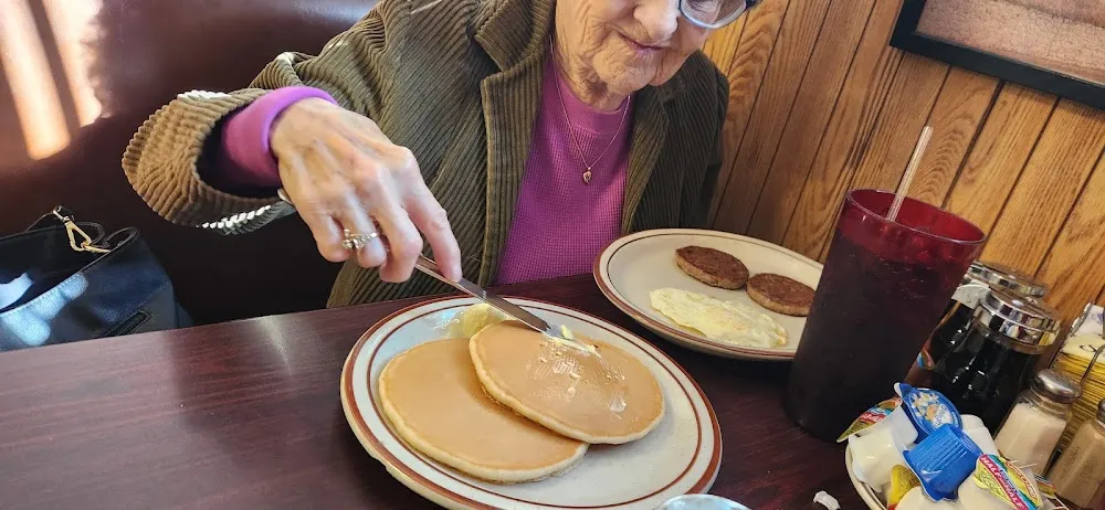 Mom and Cakes
